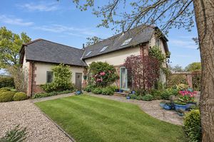 Elcombe Barn_Front Aspect- click for photo gallery